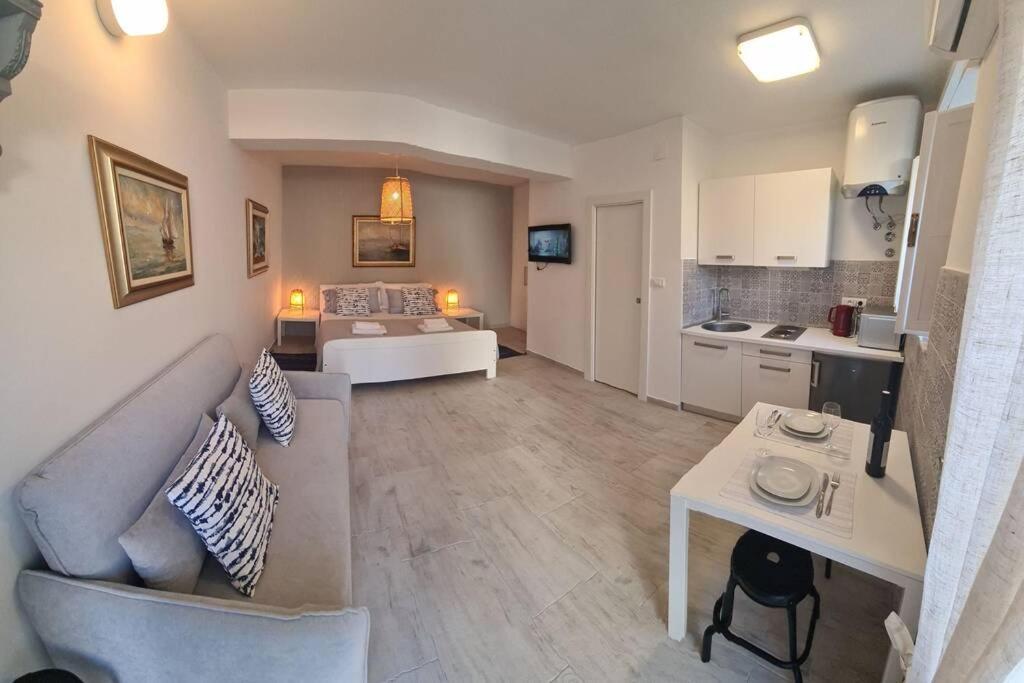 Studio Apartment Marella Vis Exterior foto